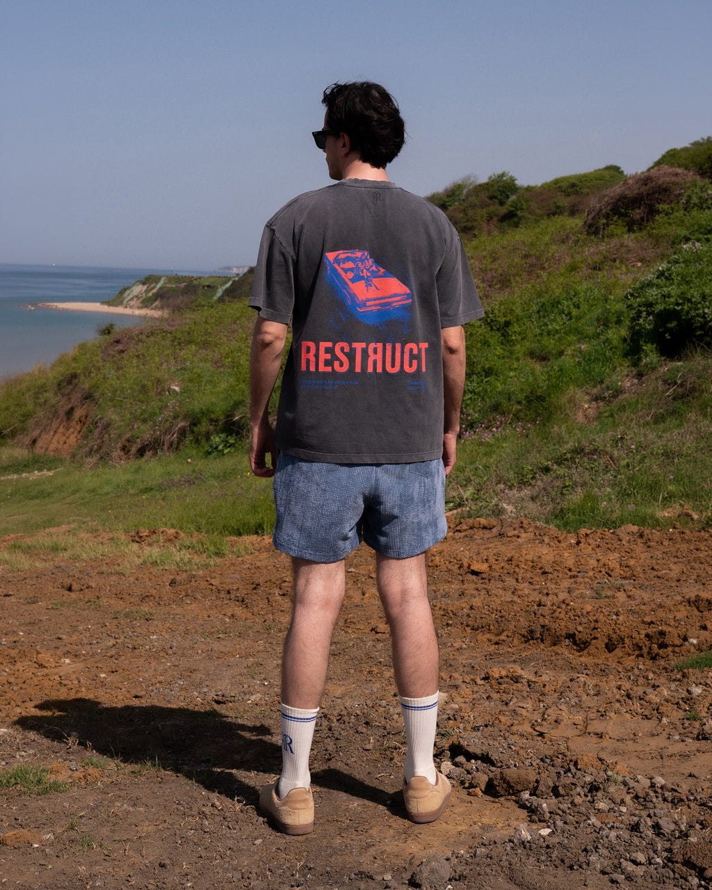 Roadtrip Tee Vintage Black